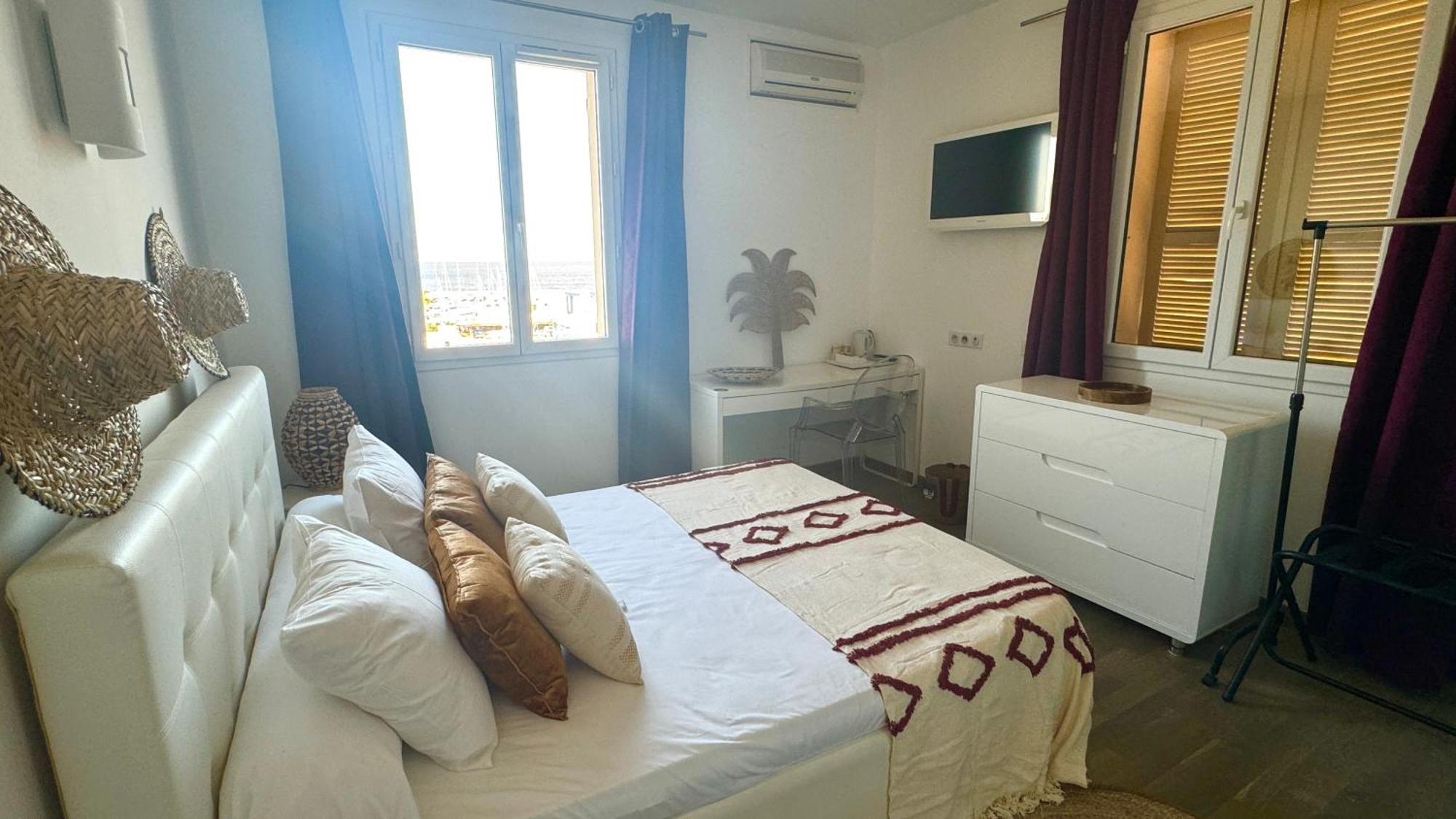 Hotel Les 3 Terrasses ซารี โซเลนซารา ภายนอก รูปภาพ