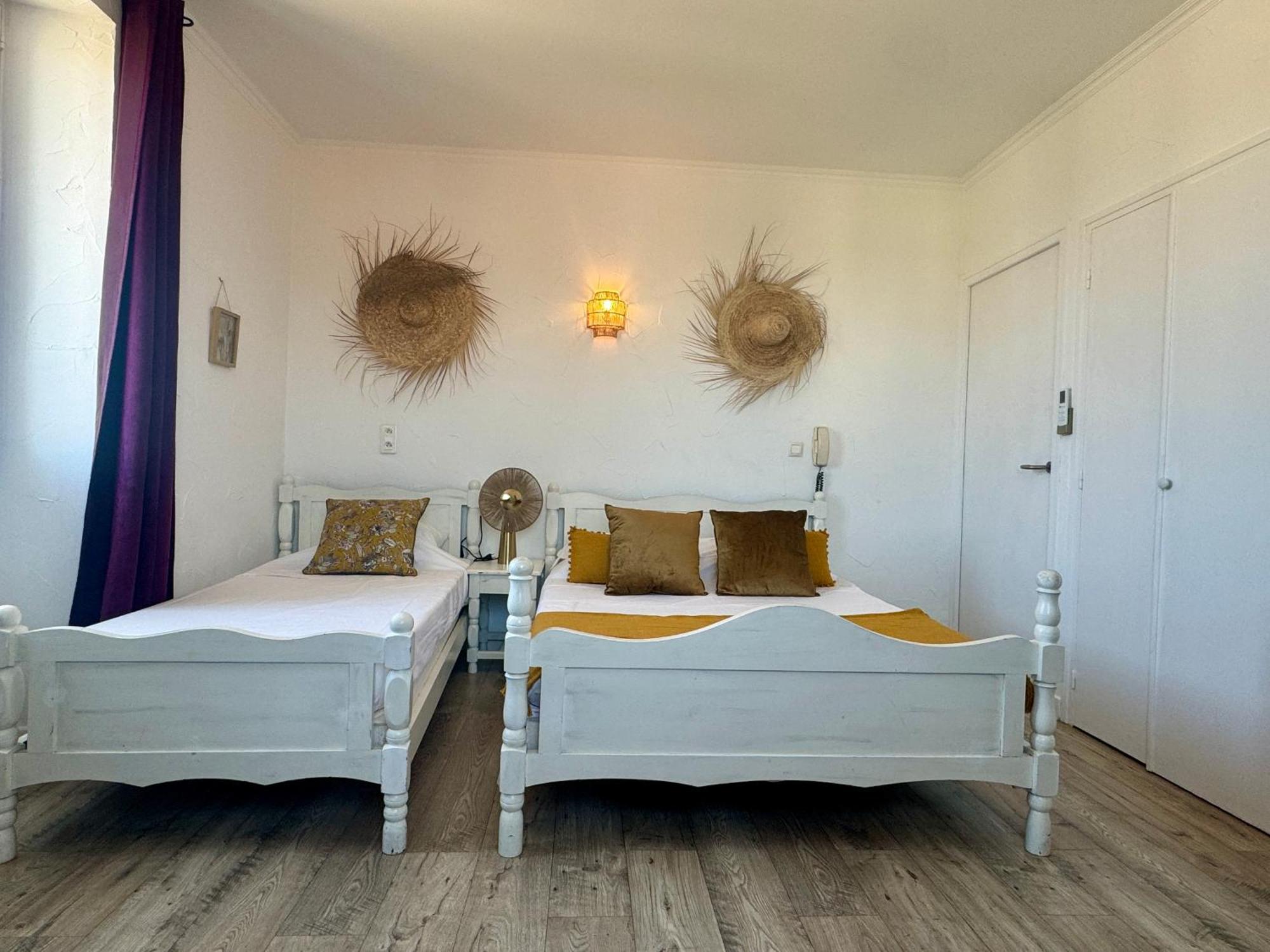 Hotel Les 3 Terrasses ซารี โซเลนซารา ภายนอก รูปภาพ